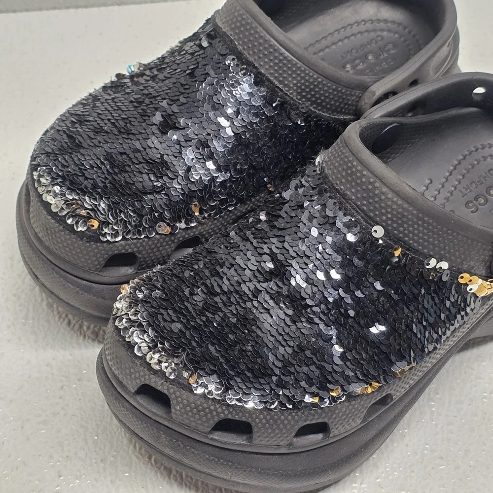 CROCS womens size